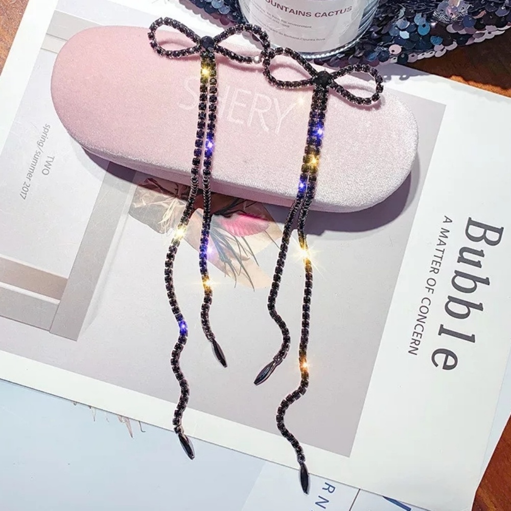 💎NEW💎BLACK CRYSTAL RIBBON EARRINGS - Picture 4 of 8